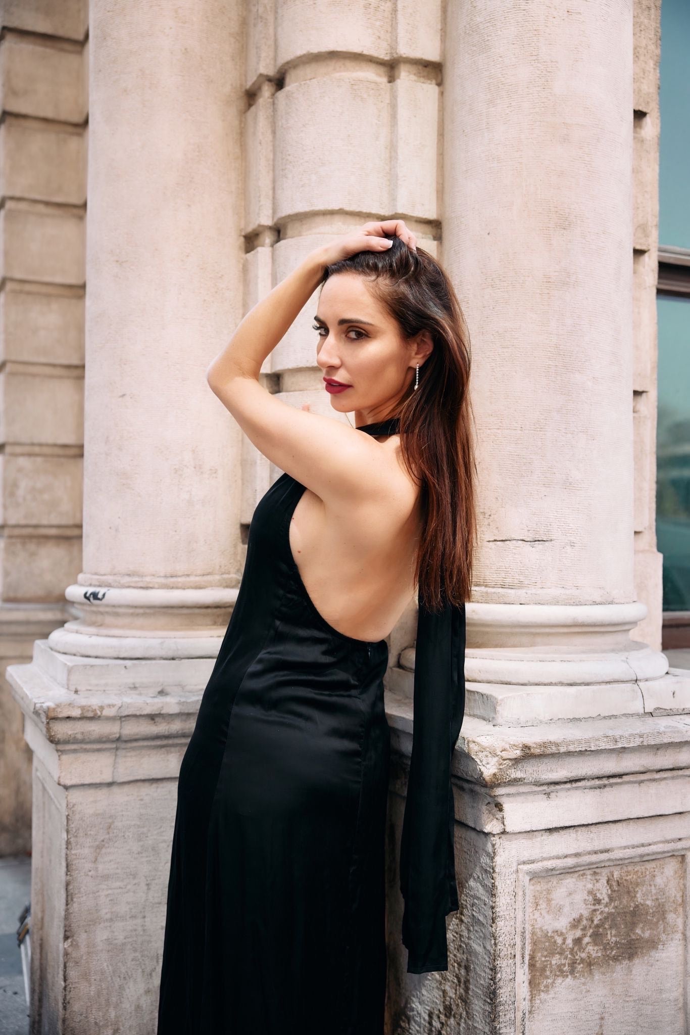 Vestido escote espalda negro
